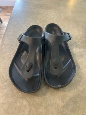 Birkenstock Classic Black Toe-Post Sandals
